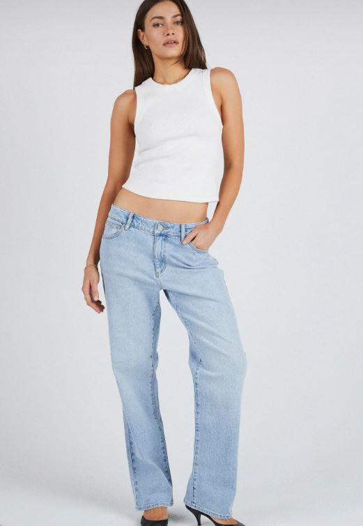 99 GINA LIGHT WASH LOW RISE BAGGY JEANS LADIES