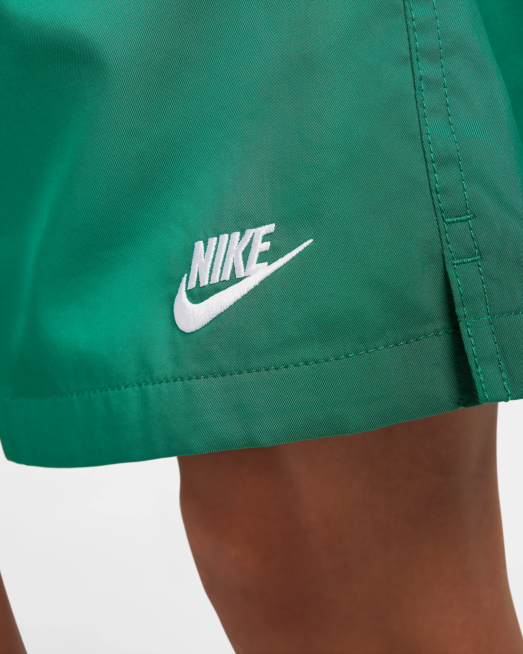 MENS NIKE CLUB FLOW SHORT