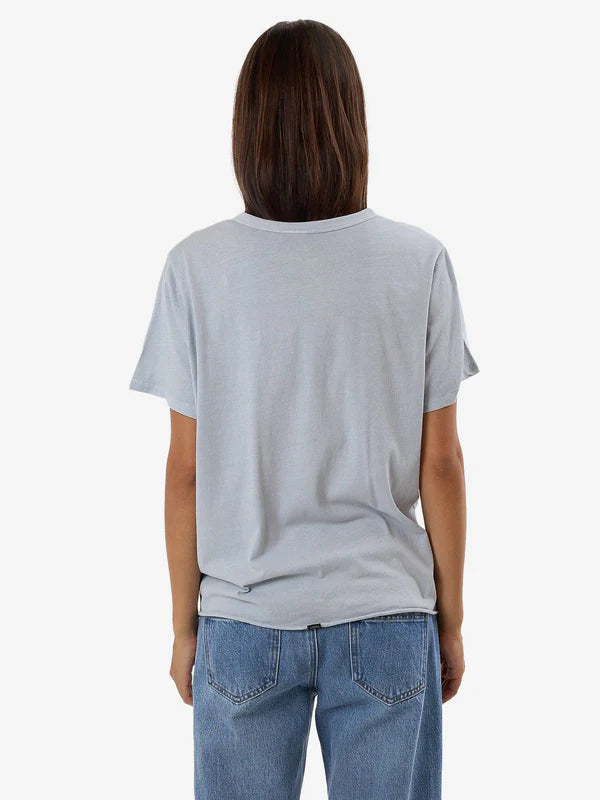 MINIMAL THRILLS RELAXED TEE