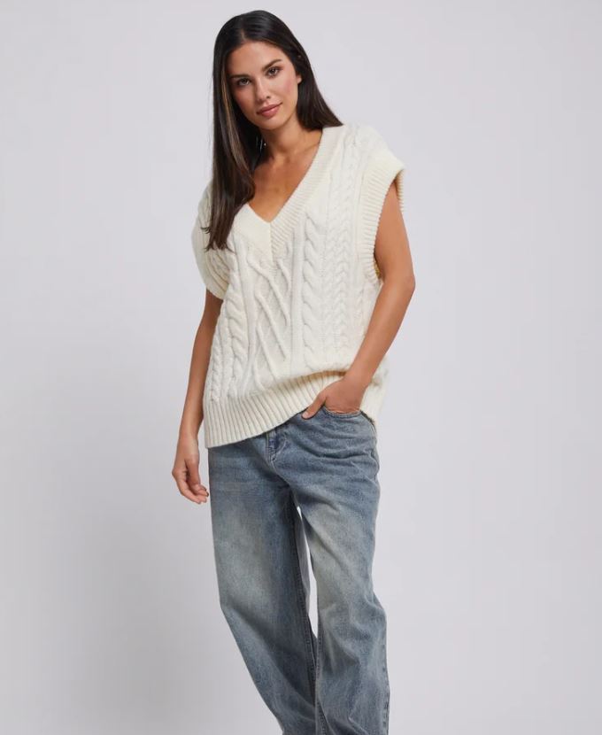 ESTHER CABLE KNIT VEAT