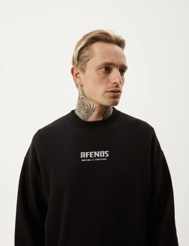 QUESTIONS CREW NECK