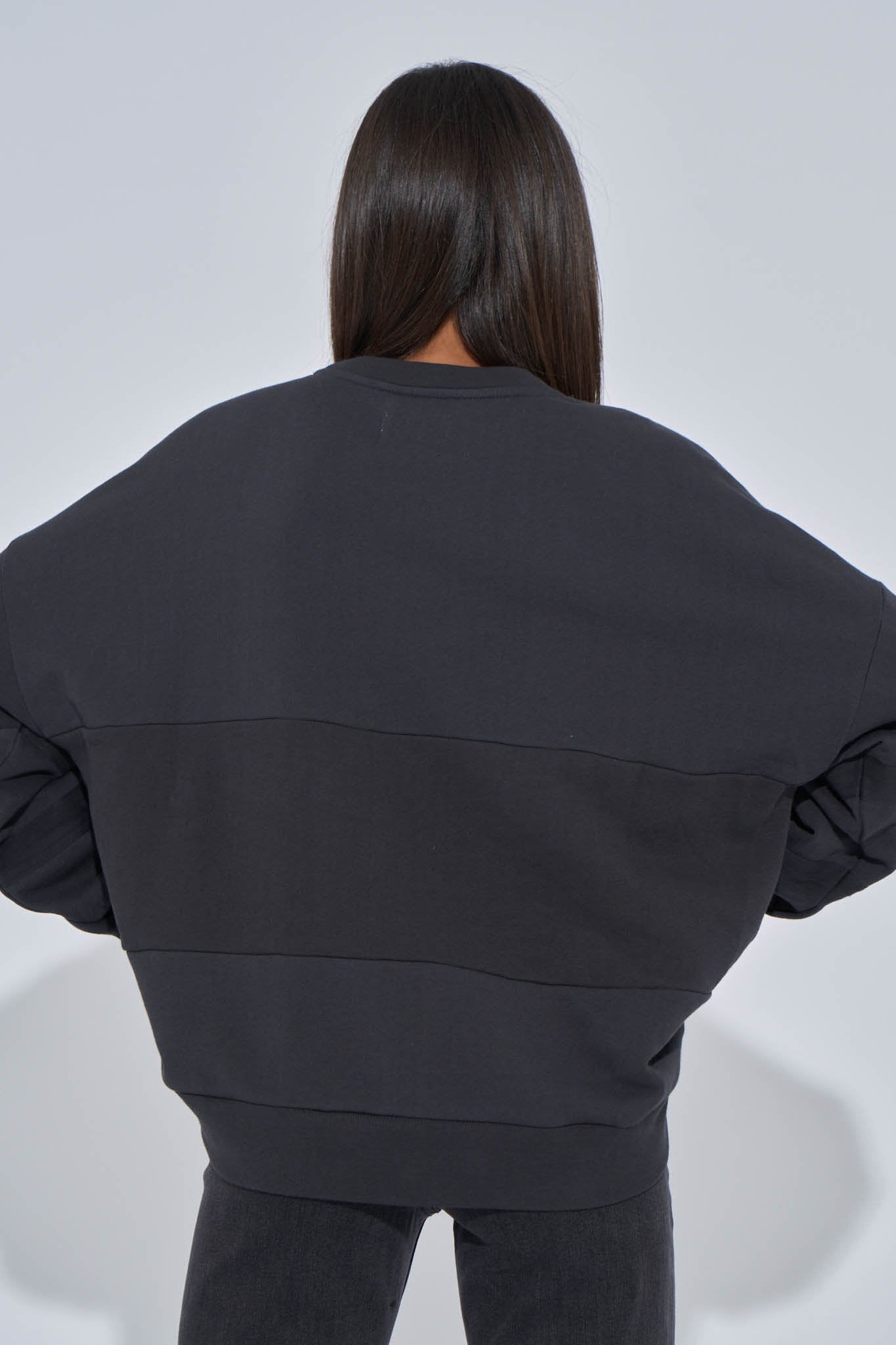 A OVERSIZED PANELLED SWEATER