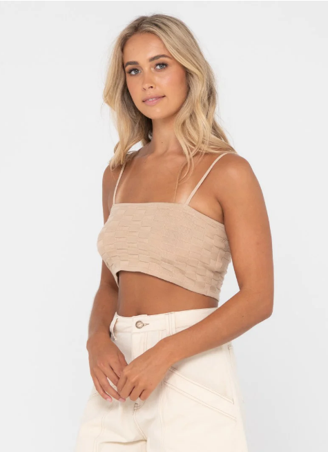 JAI KNITTED CROP TOP RUSTY OATMEAL LADIES Knitted Crop Top With Adjustable Shoulder Straps And Square Neckline. Material: 100% Cotton Yarn