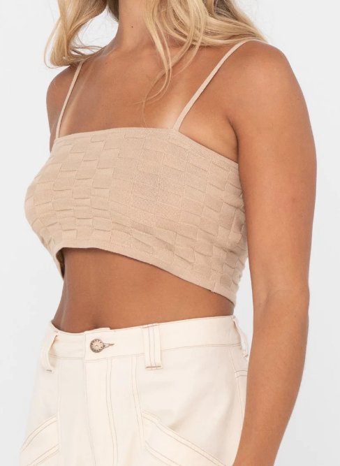 JAI KNITTED CROP TOP RUSTY OATMEAL LADIES Knitted Crop Top With Adjustable Shoulder Straps And Square Neckline. Material: 100% Cotton Yarn