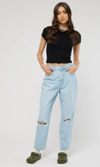 LEE HIGH MOMS BLUE VALIDITY LADIES HIGH WAISTED BLUE DENIM TAPERED CROPPED LEG FITTED RIPPED